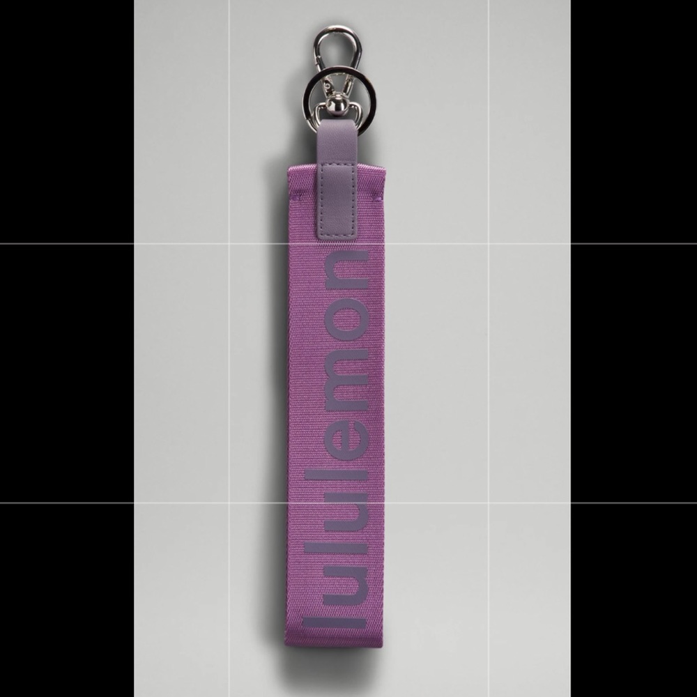 LULULEMON NEVER LOST KEYCHAIN!